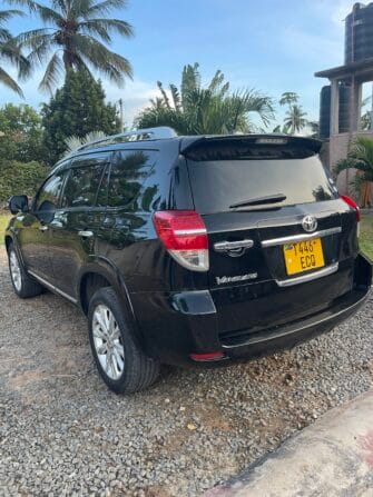 Bei Ya Toyota Vanguard 2010 Sokoni Dar es salaam Tanzania