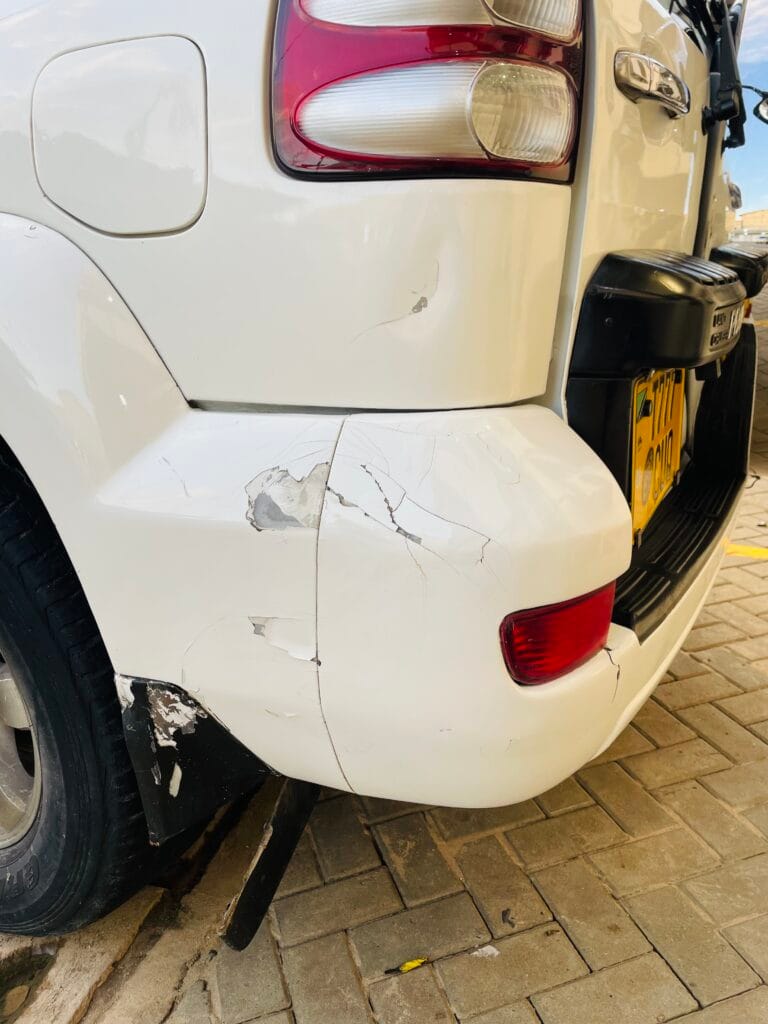 Magari Sokoni Toyota Land Cruiser Prado ya Bei Poa 2006