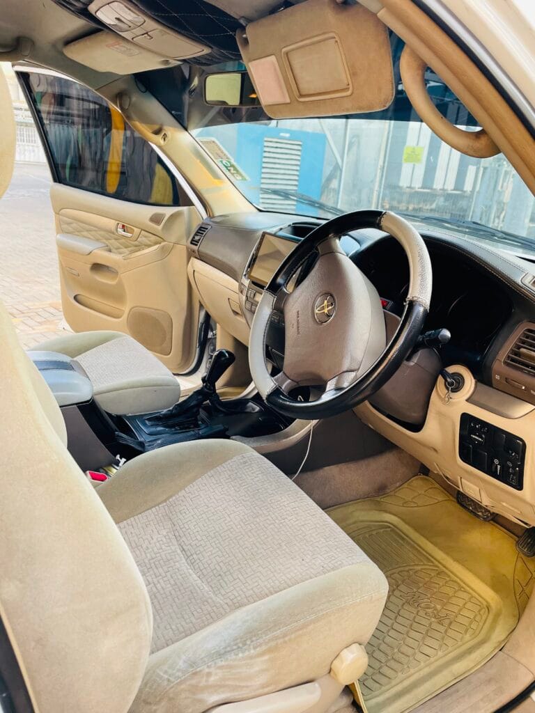 Magari Land Cruiser Prado 2006 lipo Dar es salaam