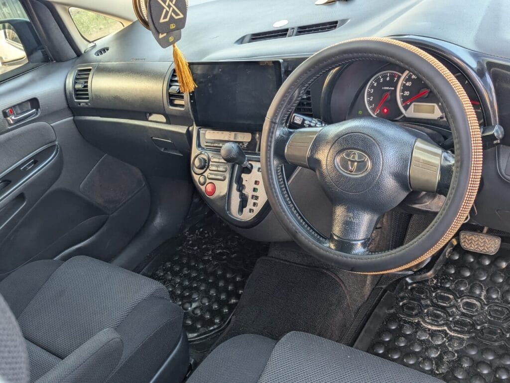 Magari Wish 2008 lipo Dar es salaam