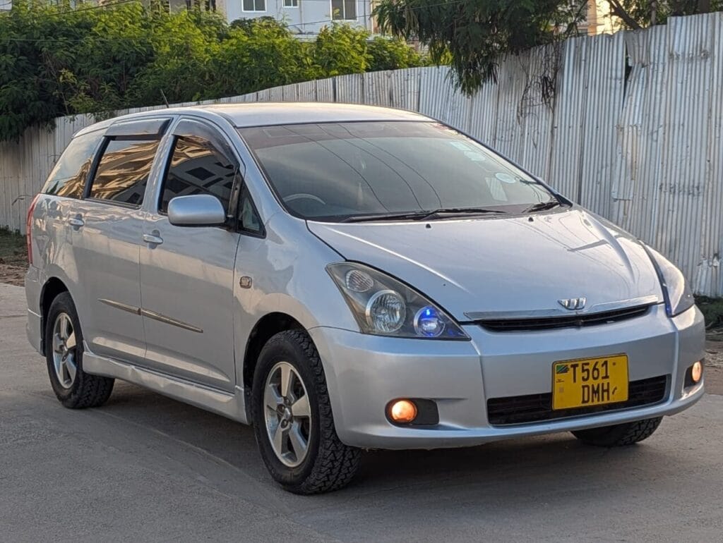 Magari Sokoni Toyota Wish ya Bei Poa 2008