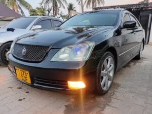 Used Toyota Crown 2005 for Sale in Dar es salaam