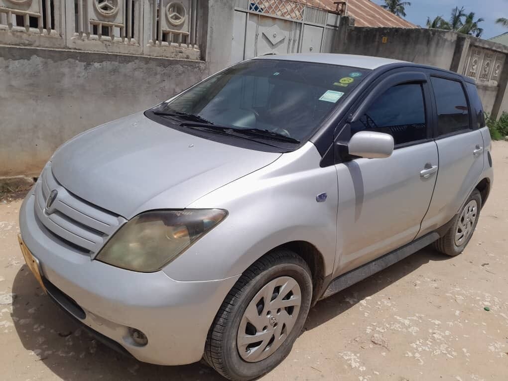 Price Of Toyota IST 2005 for Sale in Tanzania