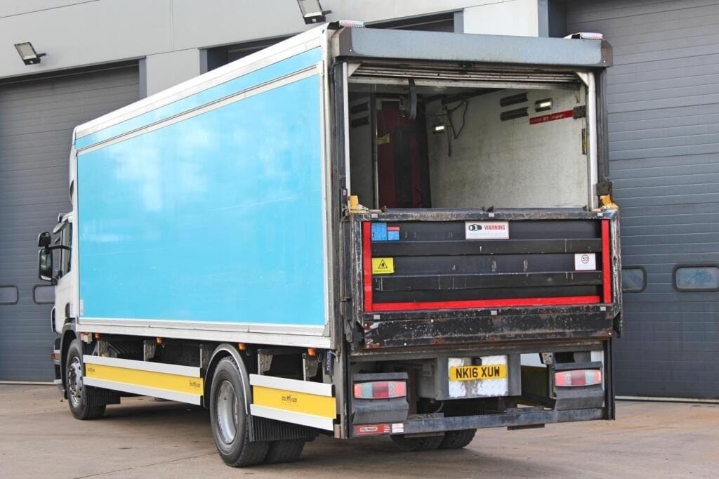 Magari P280 2002 lipo Dar es salaam