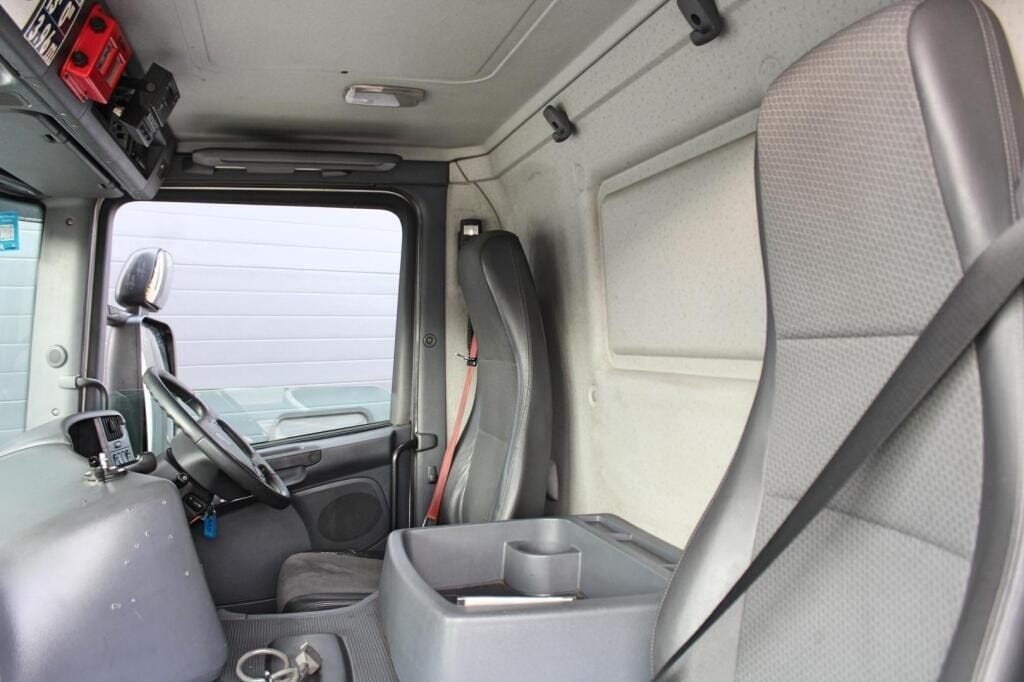 Magari Sokoni Scania P280 ya Bei Poa 2002