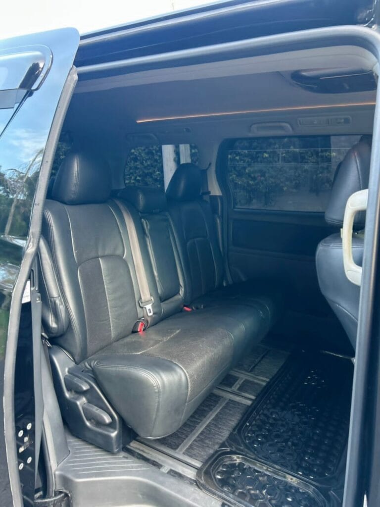 Toyota Velfire bei poa sokoni Dar es salaam Tanzania