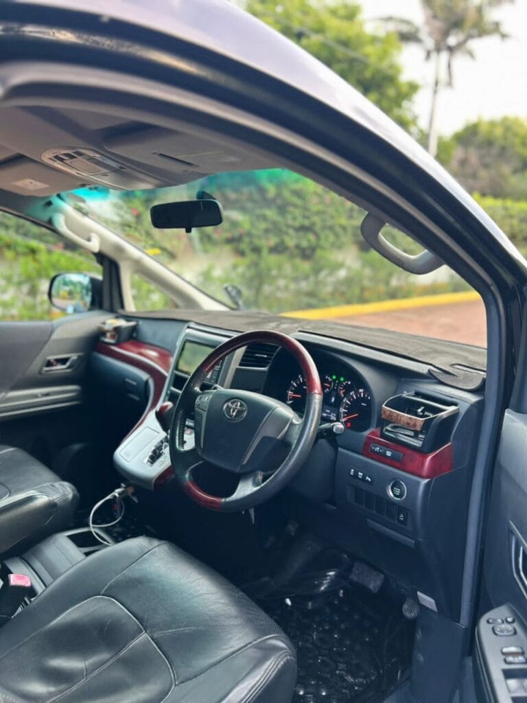 Magari Velfire 2010 lipo Dar es salaam