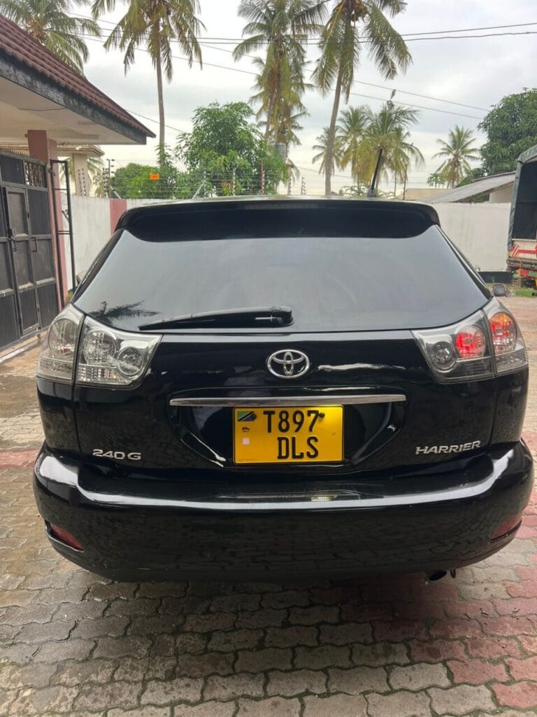 Magari Sokoni Toyota Harrier ya Bei Poa 2005