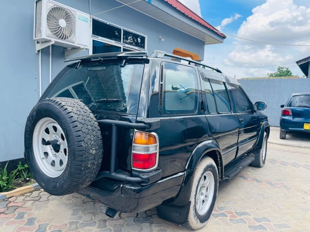 Magari Terrano 1998 lipo Dar es salaam