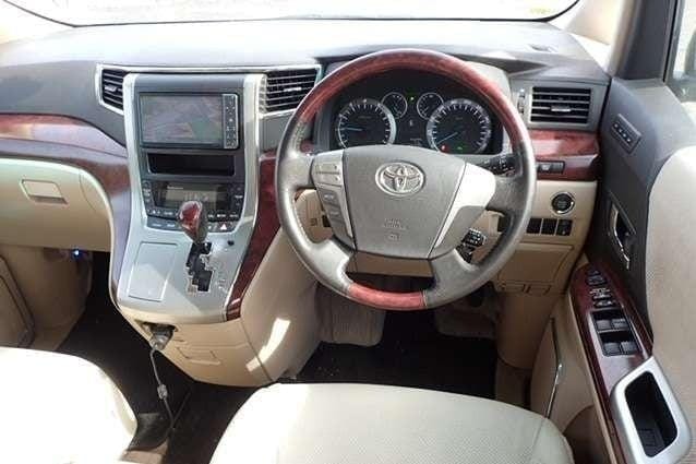 Magari Sokoni Toyota Velfire ya Bei Poa 2010