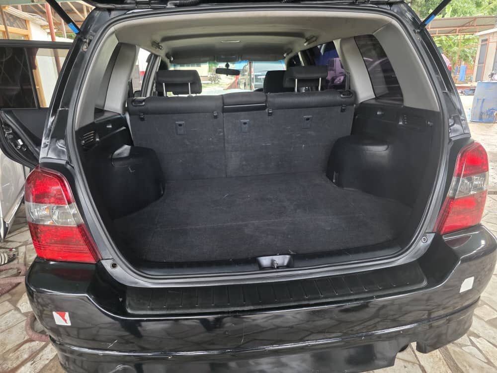 Toyota Kluger bei poa sokoni Dar es salaam Tanzania