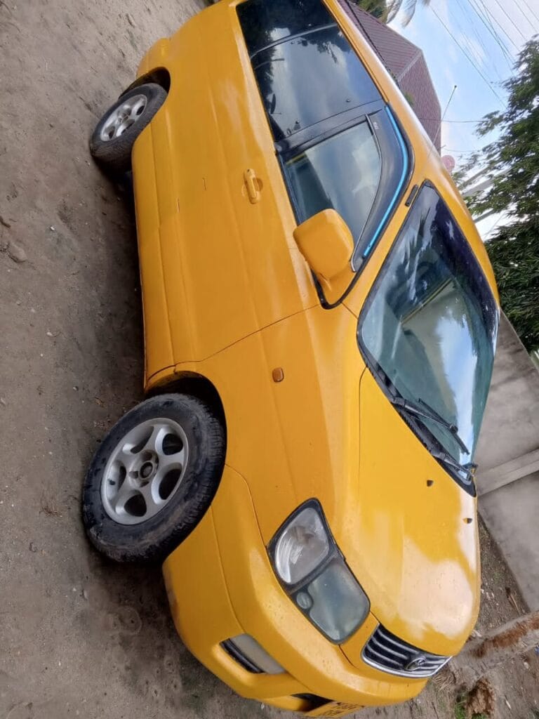 Magari Sokoni Toyota Noah ya Bei Poa 1999