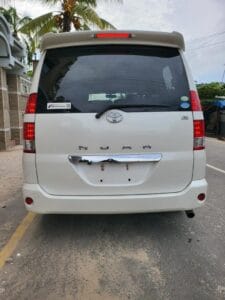 Bei ya Toyota Noah 2005 Sokoni Dar es salaam Tanzania