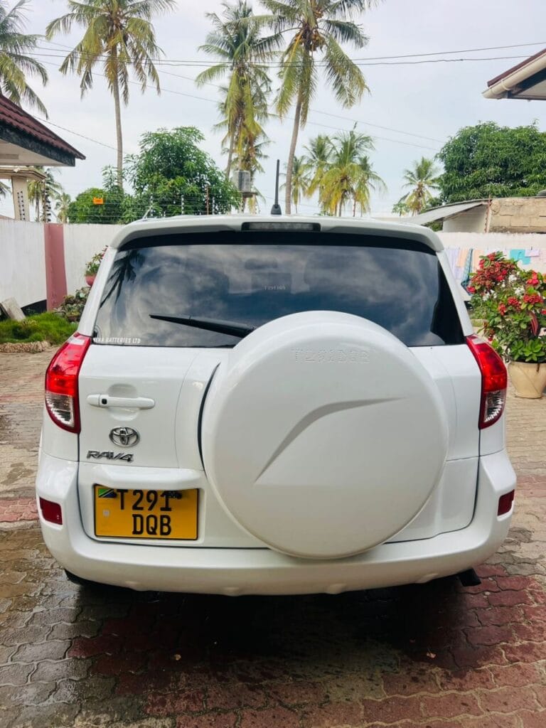 Magari Rav4 2007 lipo Dar es salaam