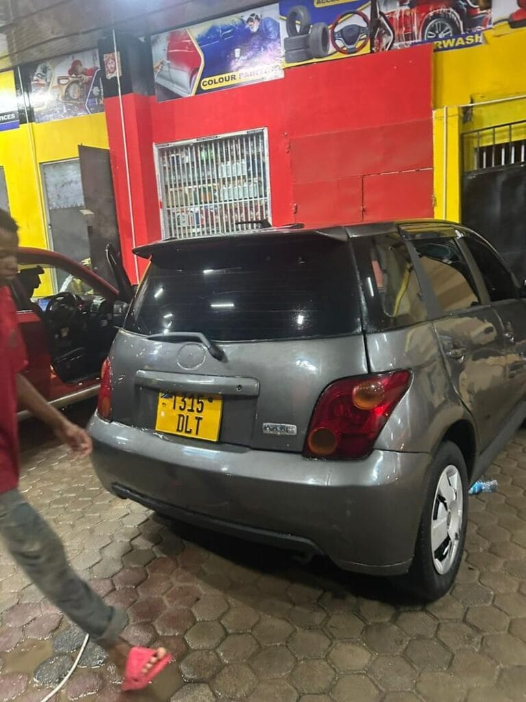Toyota IST bei poa sokoni Dar es salaam Tanzania