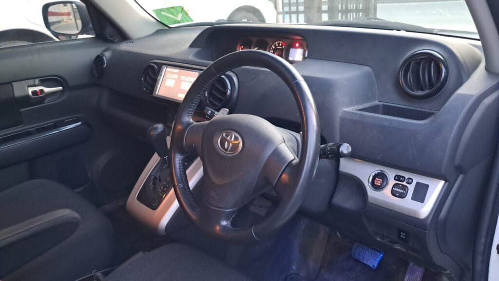 Magari Sokoni Toyota Rumion ya Bei Poa 2010