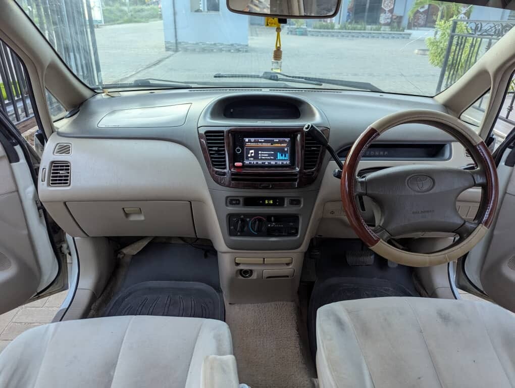 Magari Sokoni Toyota Nadia ya Bei Poa 2003