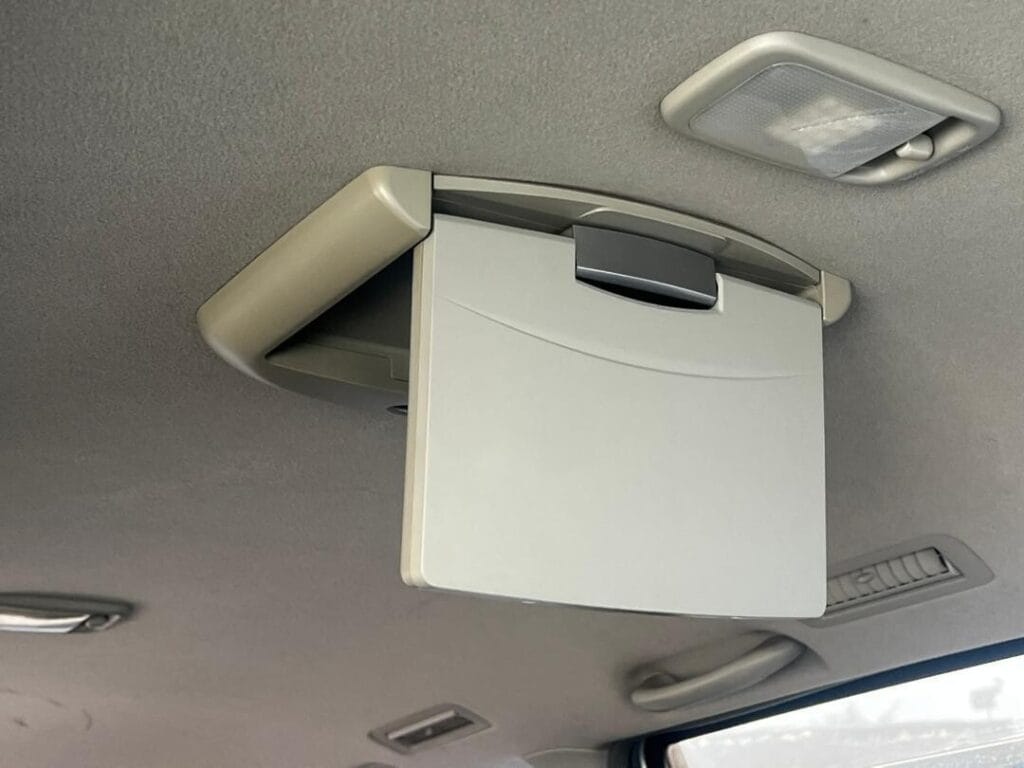 Toyota Noah bei poa sokoni Dar es salaam Tanzania