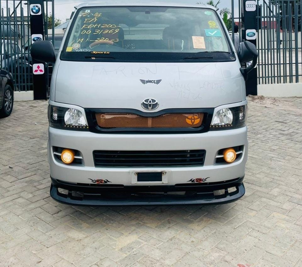 Toyota Hiace bei poa sokoni Dar es salaam Tanzania