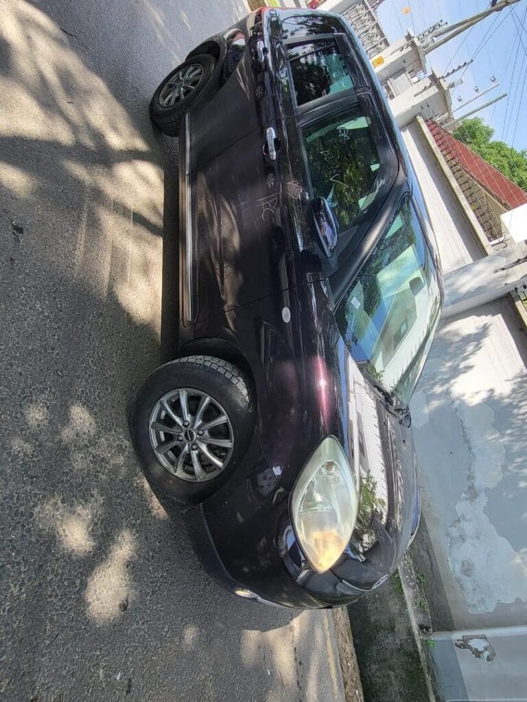 Magari Sokoni Mazda Verisa ya Bei Poa 2009