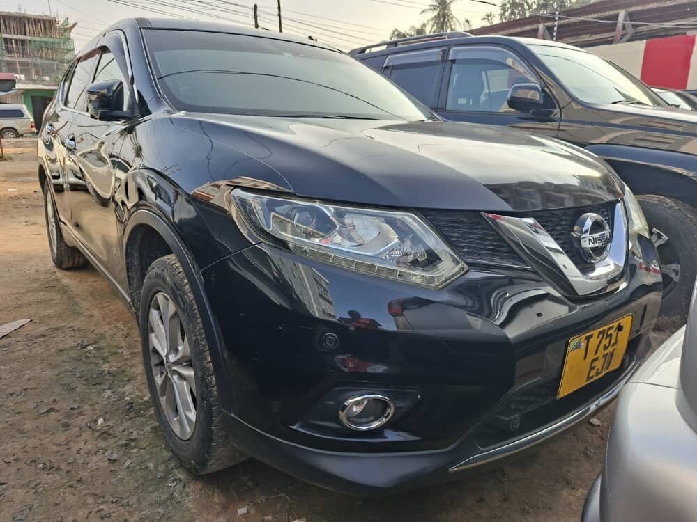 Magari Sokoni Nissan X-Trail ya Bei Poa 2015