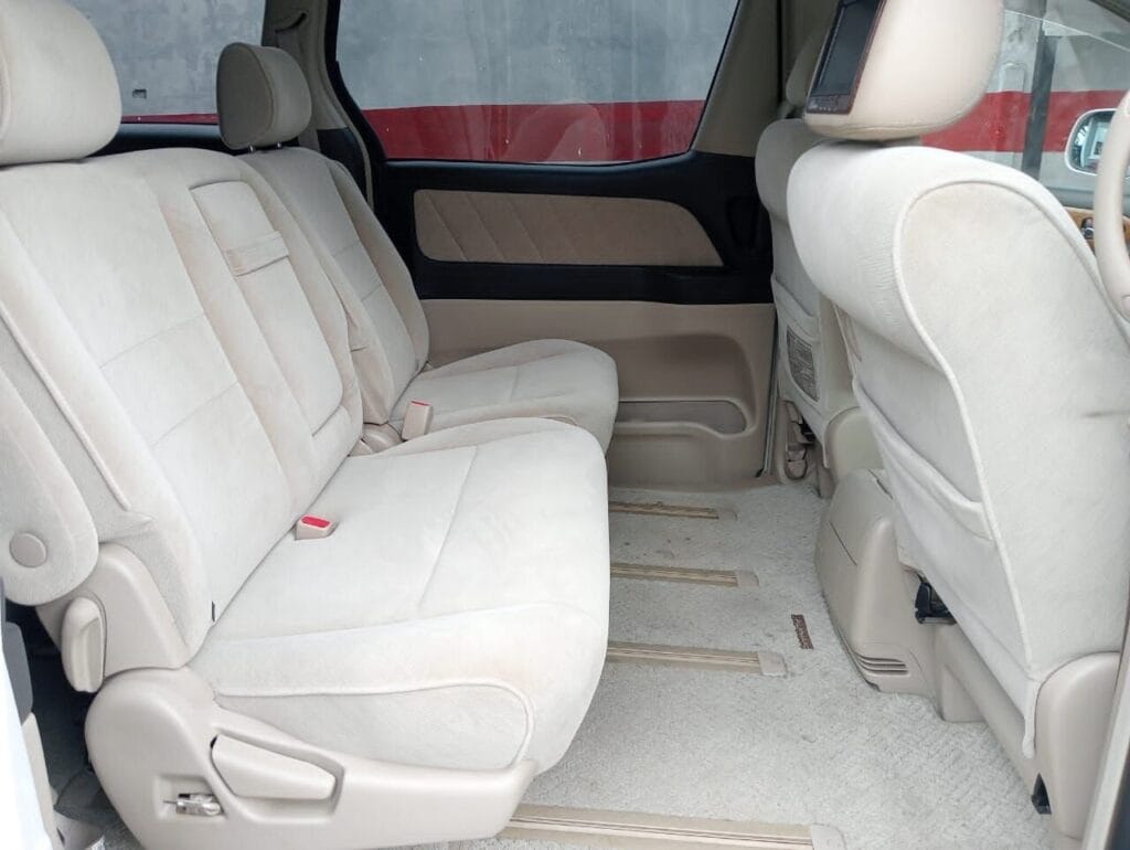 Toyota Alphard bei poa sokoni Dar es salaam Tanzania