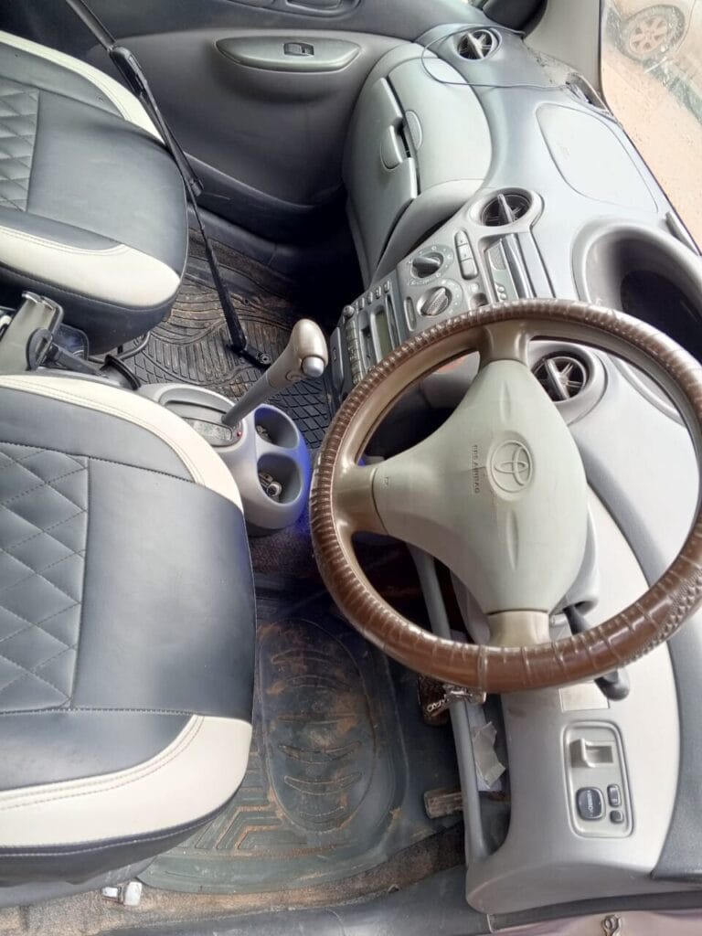 Magari Used Toyota Vitz 2000 Dar es salaam Tanzania