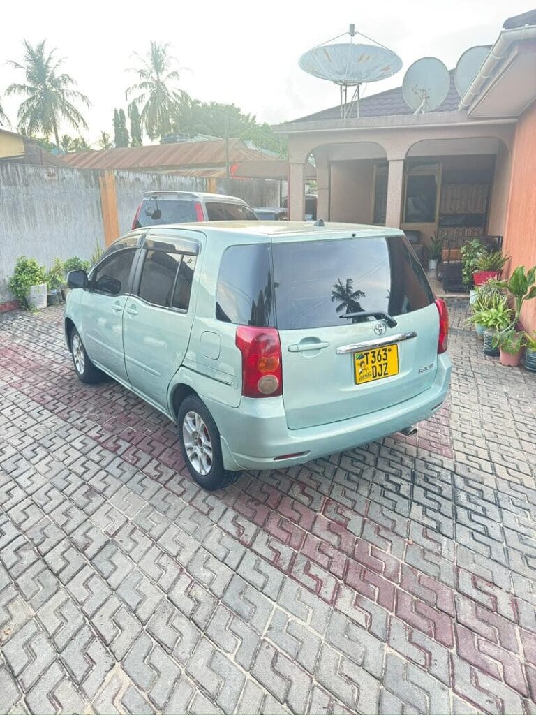 Toyota Raum 2005 for Sale in Dar es salaam