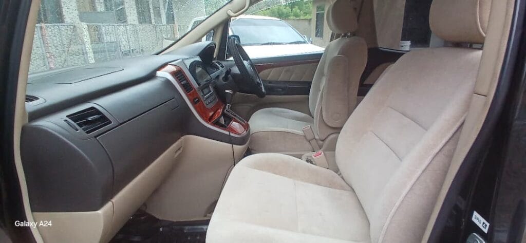 Magari Alphard 2005 lipo Dar es salaam