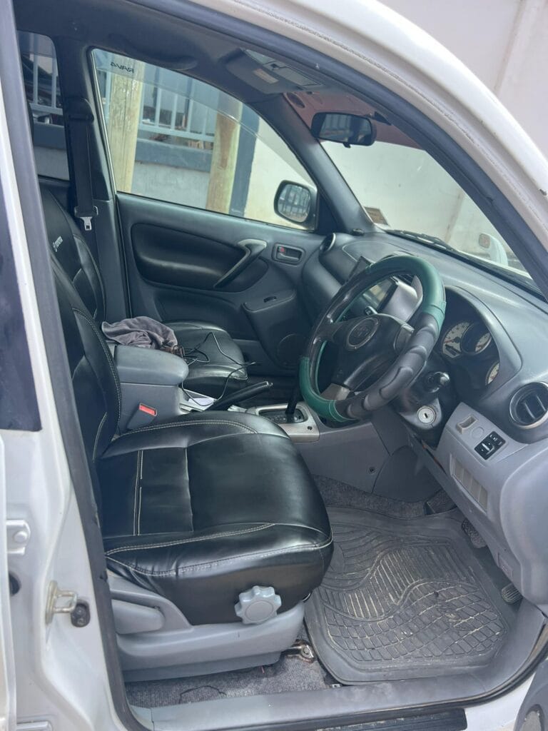 Toyota Rav4 2003 for Sale in Dar es salaam