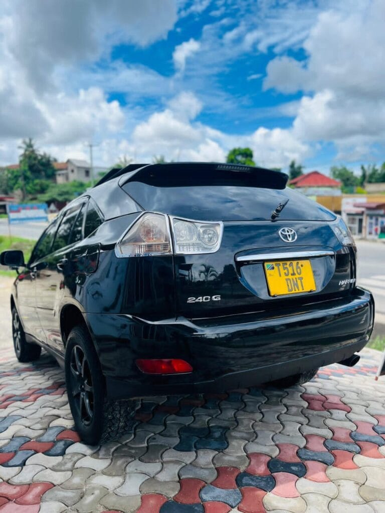 Magari Harrier 2006 lipo Dar es salaam