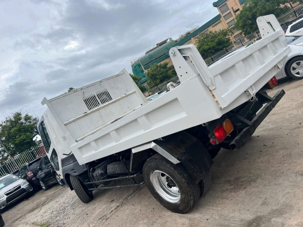Magari Used Mitsubishi Fuso 1999 Dar es salaam Tanzania