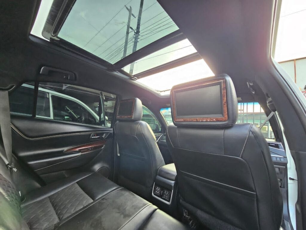 Magari Sokoni Toyota Harrier ya Bei Poa 2016