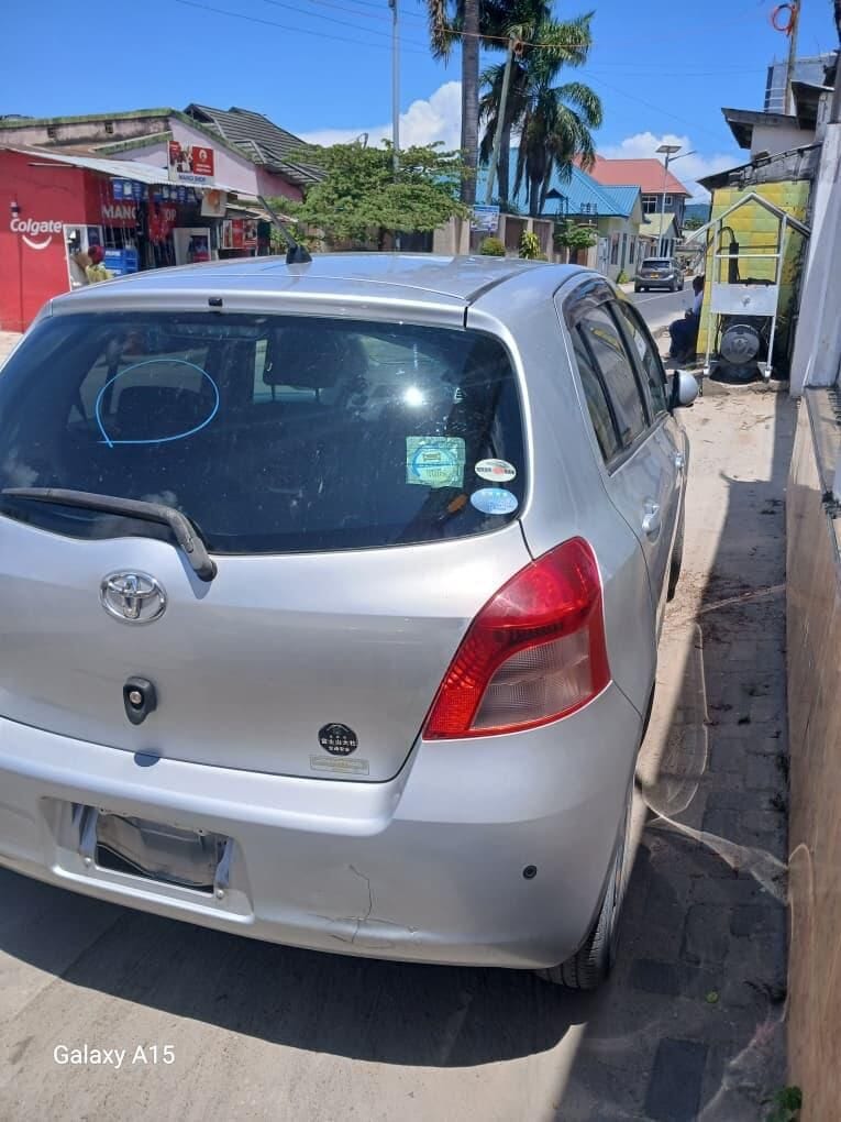 Magari Vitz 2008 lipo Dar es salaam