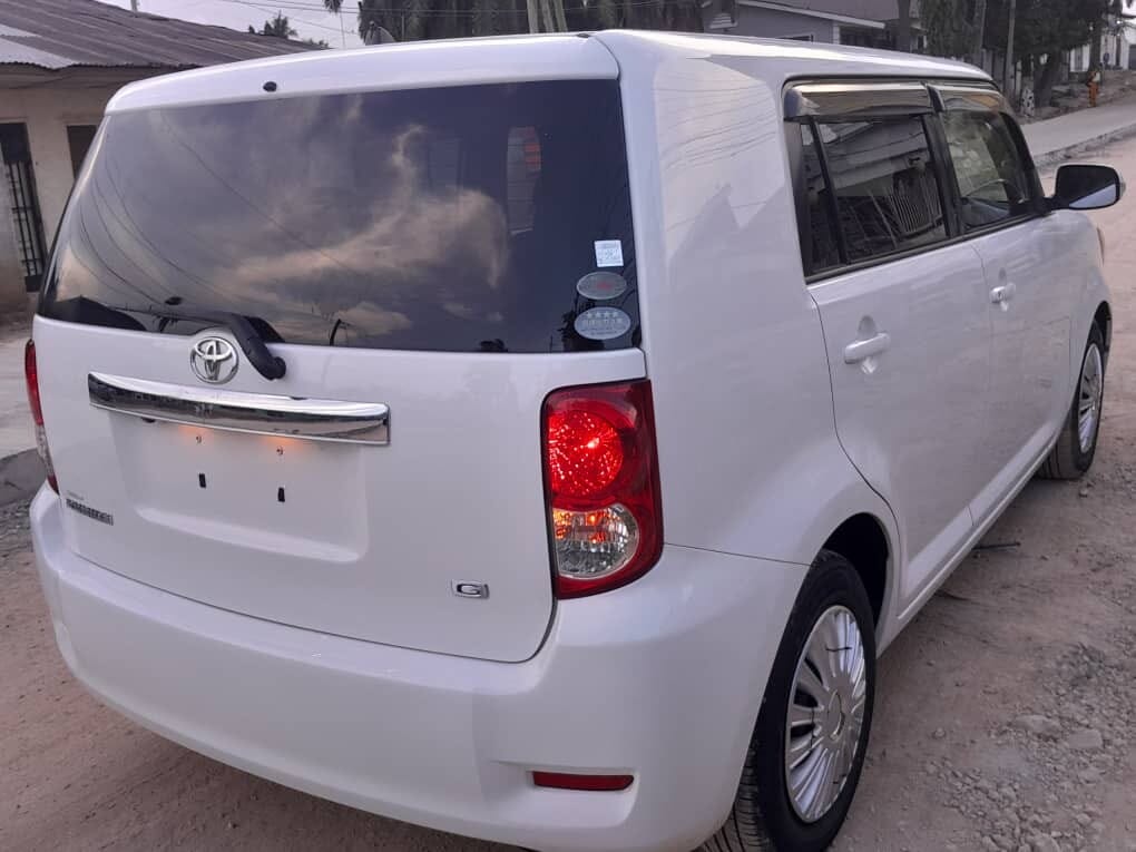 Magari Rumion 2010 lipo Dar es salaam