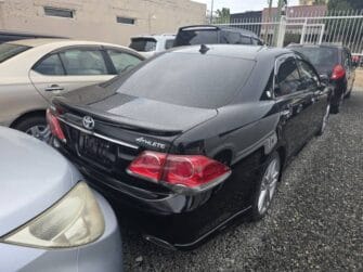 Bei Ya Toyota Crown 2011 Sokoni Dar es salaam Tanzania