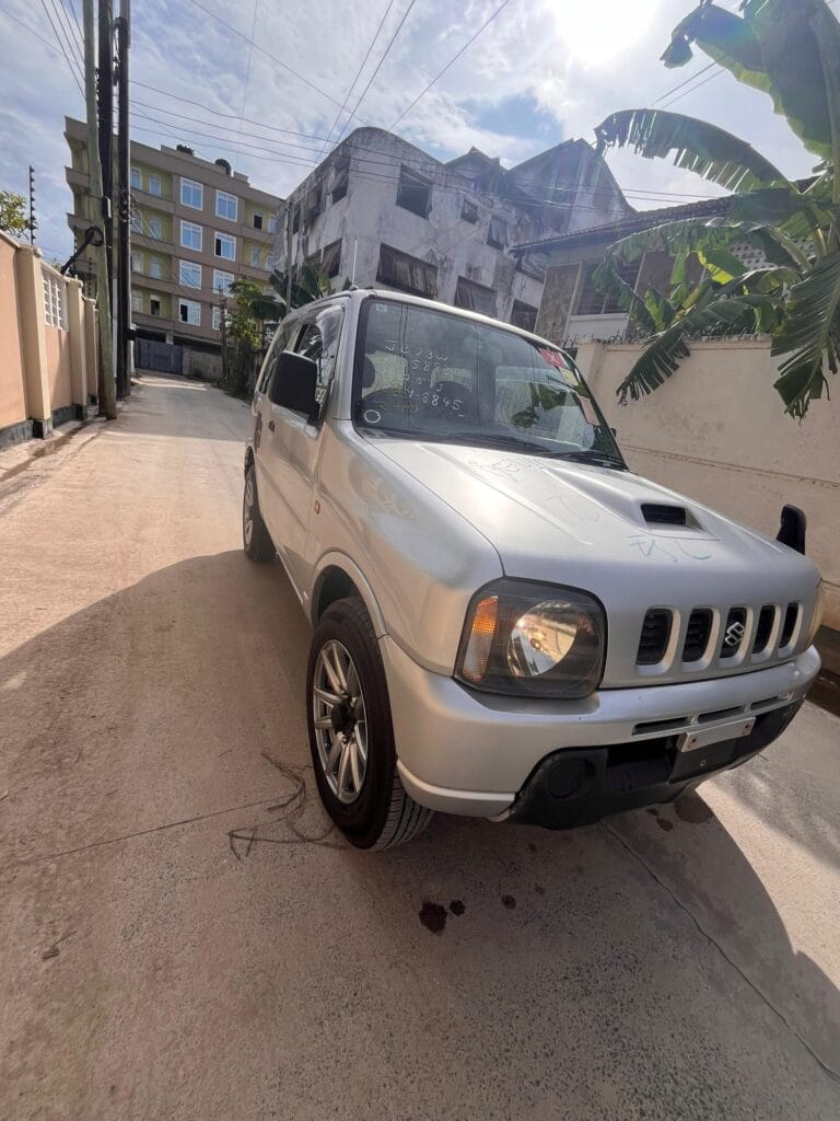 Magari Jimny 2003 lipo Dar es salaam