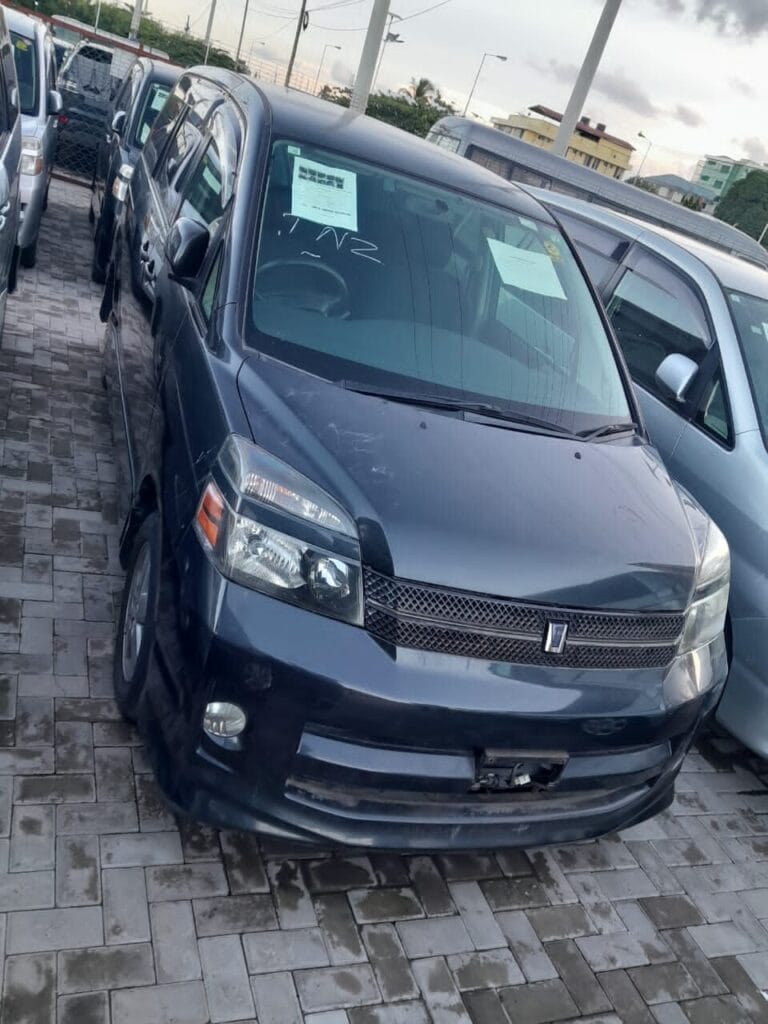 Price Of Toyota Noah 2005 for Sale in Tanzania