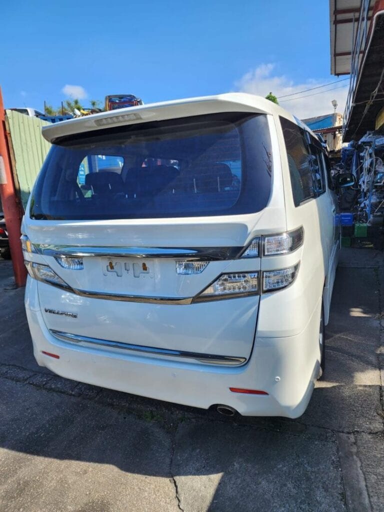 Magari Sokoni Toyota Velfire ya Bei Poa 2010