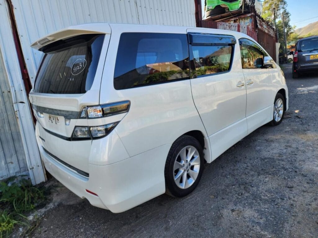 Magari Velfire 2010 lipo Dar es salaam