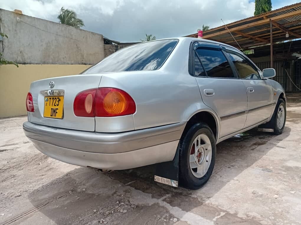 Magari Corolla 1999 lipo Dar es salaam