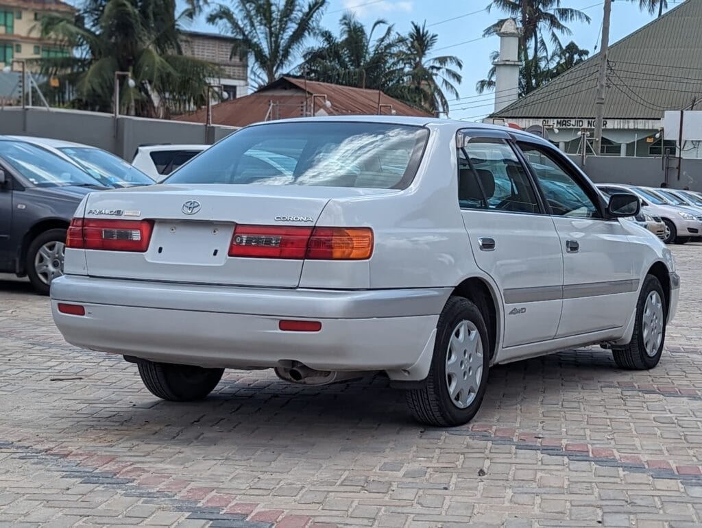 Toyota Premio 2001 for Sale in Dar es salaam