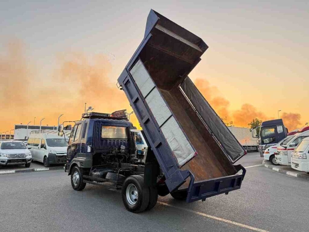 Magari Fuso 1995 lipo Dar es salaam