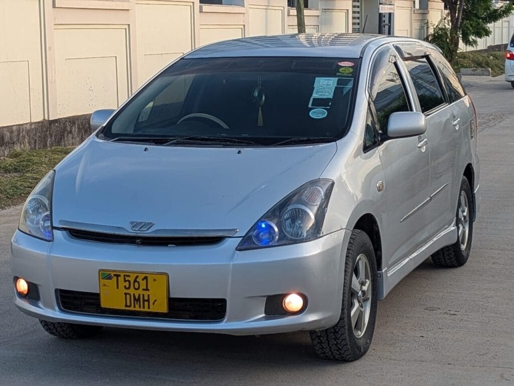 Magari Wish 2008 lipo Dar es salaam