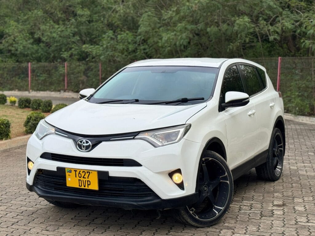 Magari Rav4 2016 lipo Dar es salaam