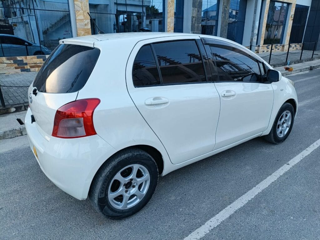 Magari Vitz 2006 lipo Dar es salaam
