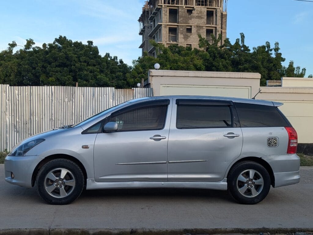 Magari Used Toyota Wish 2008 Dar es salaam Tanzania