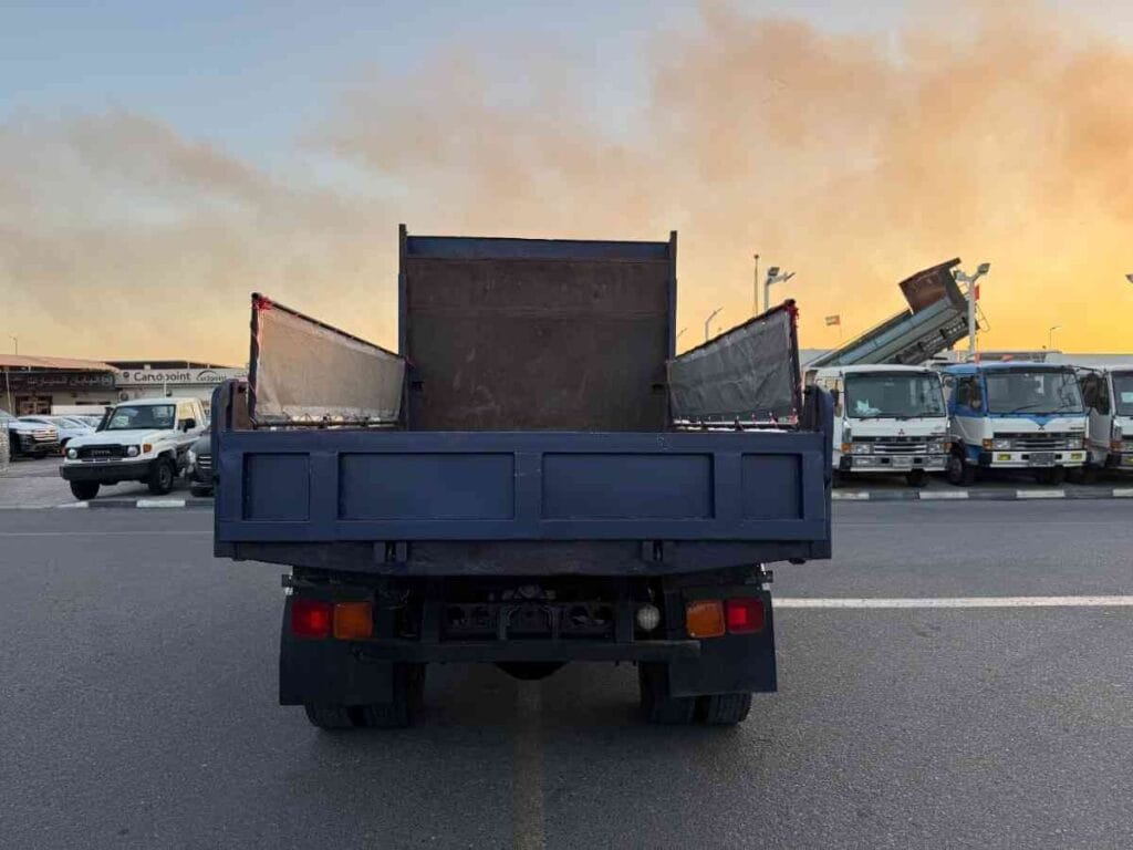 Magari Used Mitsubishi Fuso 1995 Dar es salaam Tanzania