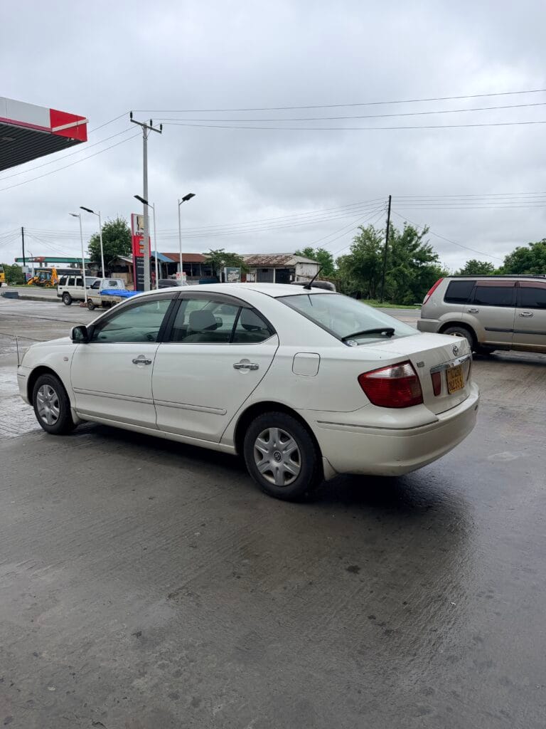Toyota Premio bei poa sokoni Dar es salaam Tanzania