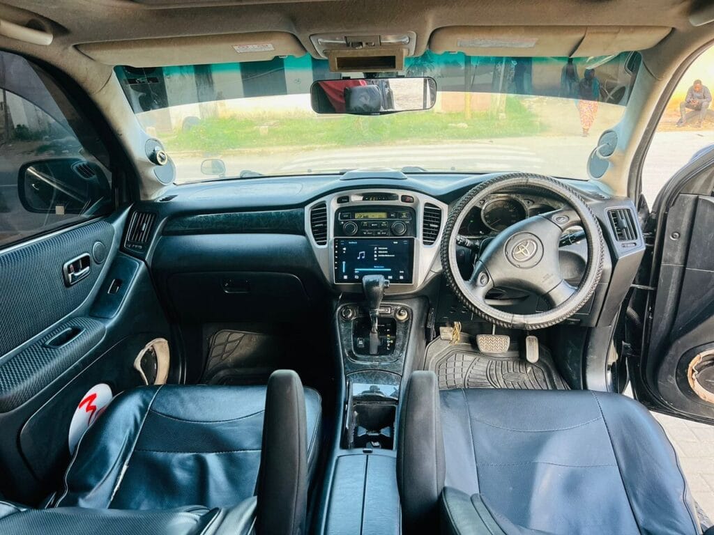 Magari Kluger 2008 lipo Dar es salaam